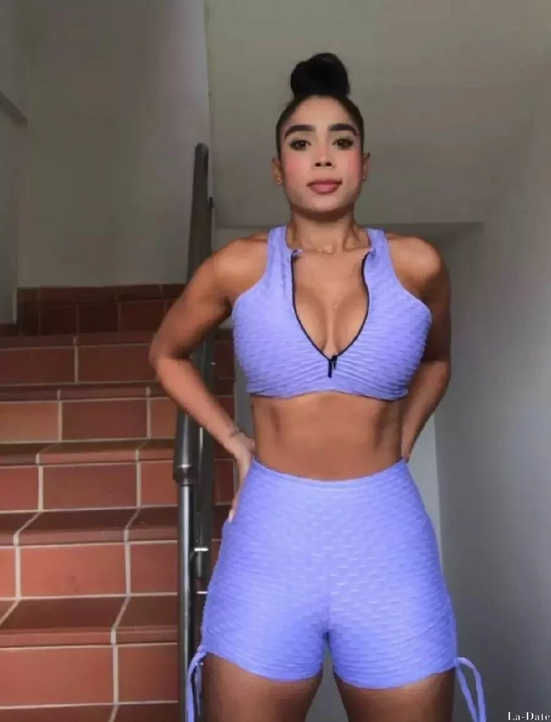 Alejandra Profile image 4