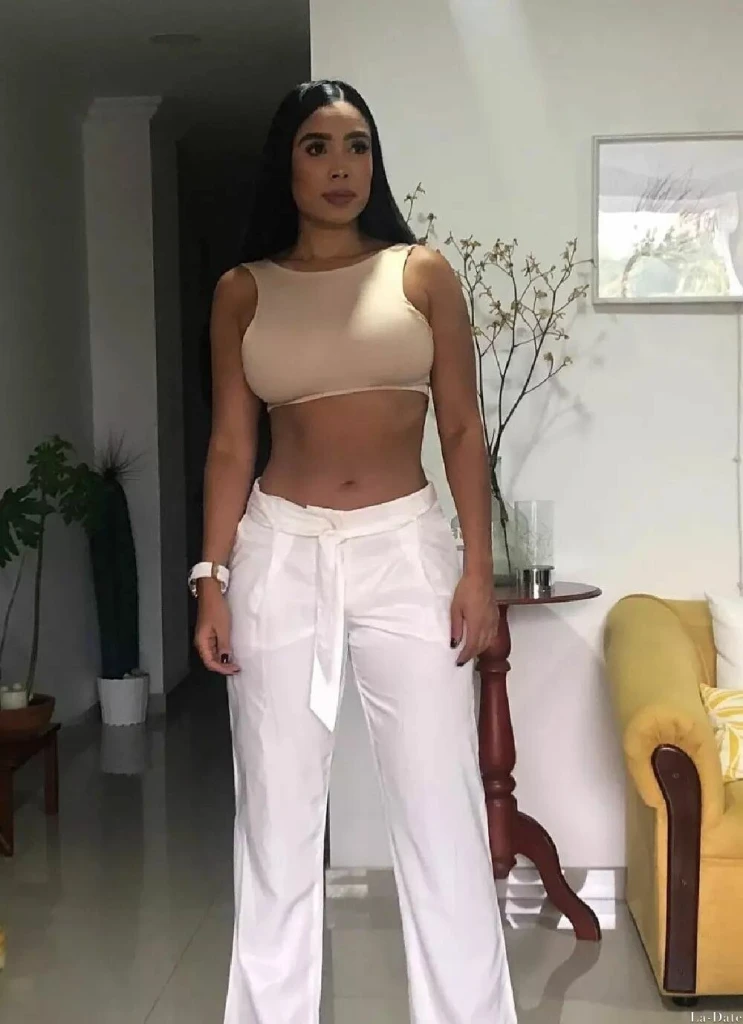 Alejandra Profile image 3