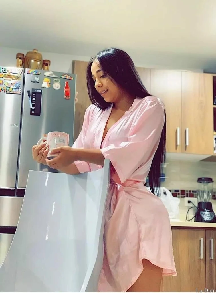 Paola Profile image 2