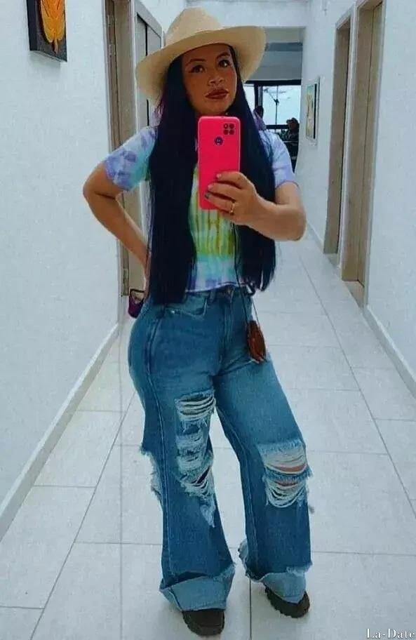 Valentina Profile image 4