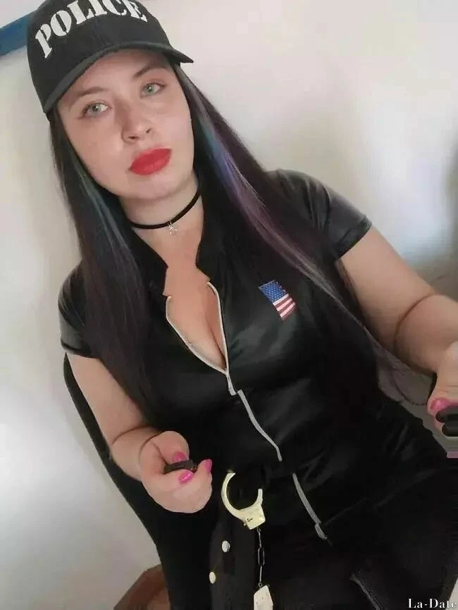 Valentina Profile image 3