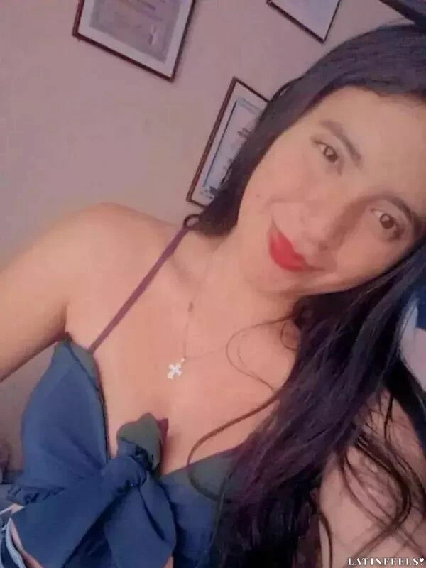 Manuela Profile image 3
